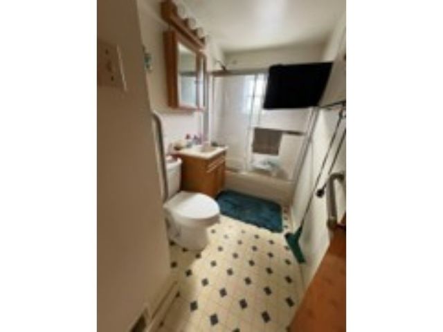 117 Delrose Dr, Liberty Boro, PA 15133