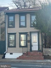 329 N PATRICK ST, Alexandria, VA 22314