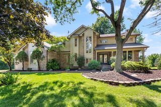 6890 Duchess Court, Troy, MI 48098