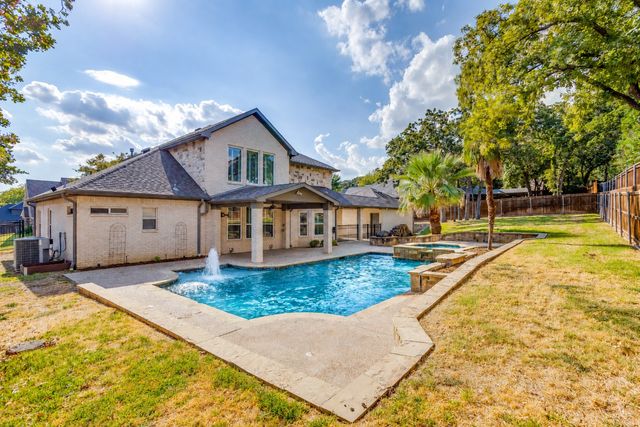908 Bridle Path, Burleson, TX 76028