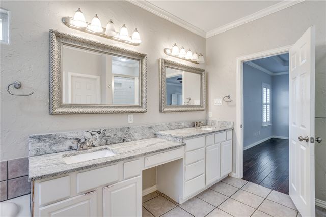 908 Bridle Path, Burleson, TX 76028
