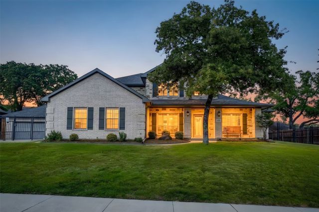 908 Bridle Path, Burleson, TX 76028