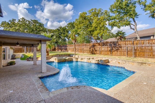 908 Bridle Path, Burleson, TX 76028