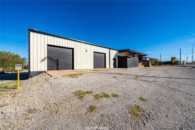 1318 E Walker, Breckenridge, TX 76424