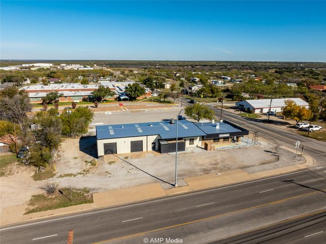 1318 E Walker, Breckenridge, TX 76424