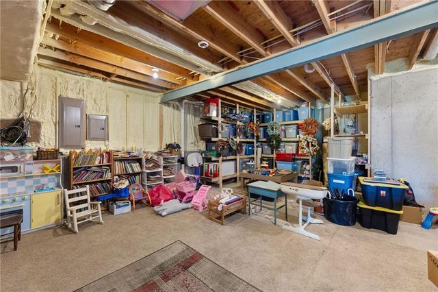12715 Sloan Street, Kansas City, KS 66109