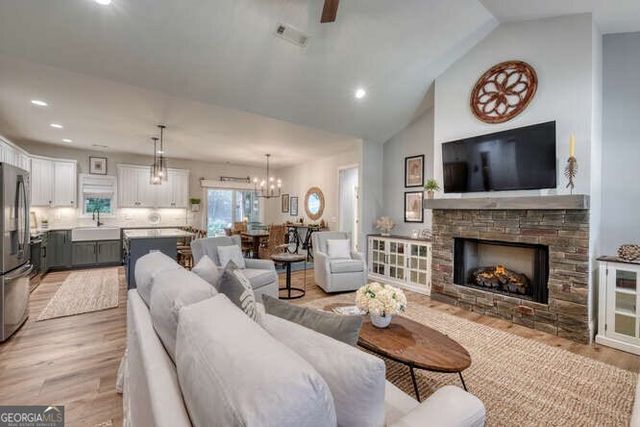345 Loftis Mountain Way, Blairsville, GA 30512