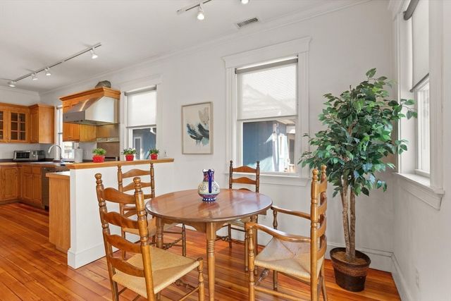 14-16 Ellsworth Park 2, Cambridge, MA 02138