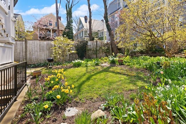 14-16 Ellsworth Park 2, Cambridge, MA 02138
