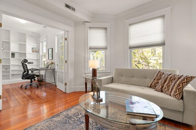 14-16 Ellsworth Park 2, Cambridge, MA 02138