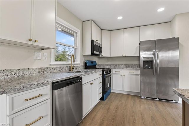 223 Woodhaven RD, Newport News, VA 23608