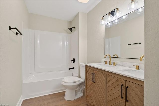 223 Woodhaven RD, Newport News, VA 23608