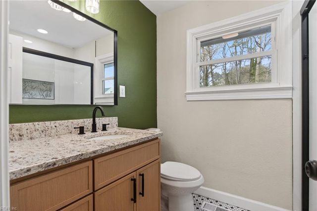 223 Woodhaven RD, Newport News, VA 23608