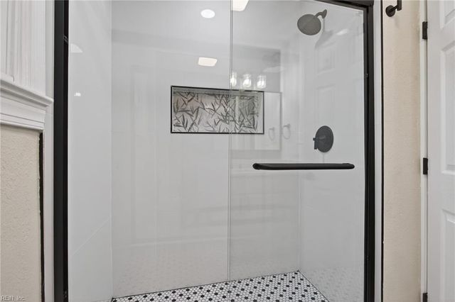 223 Woodhaven RD, Newport News, VA 23608