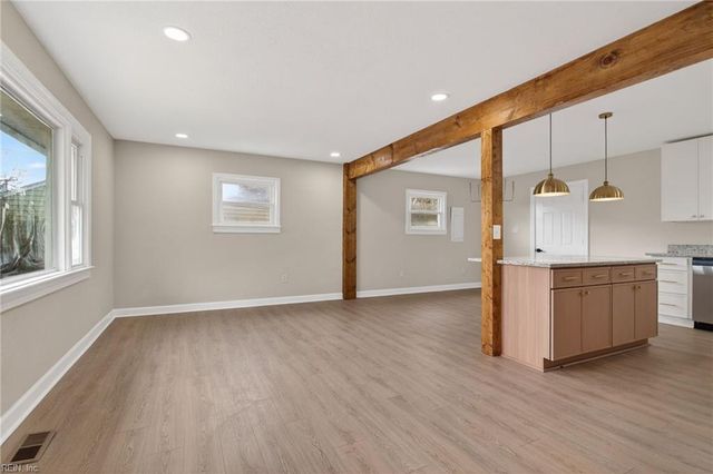 223 Woodhaven RD, Newport News, VA 23608