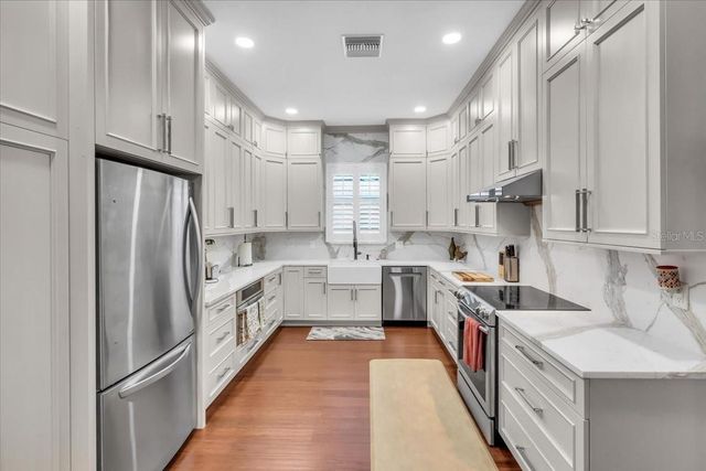 2224 TAMI SOLA STREET, Sarasota, FL 34237