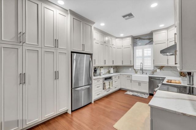 2224 TAMI SOLA STREET, Sarasota, FL 34237