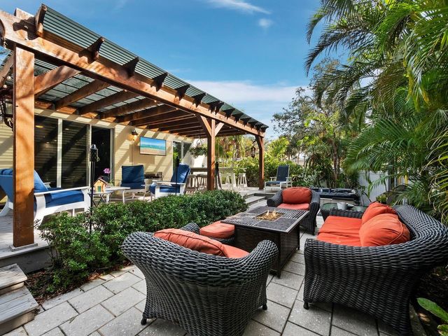 2224 TAMI SOLA STREET, Sarasota, FL 34237