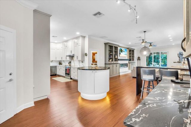 2224 TAMI SOLA STREET, Sarasota, FL 34237