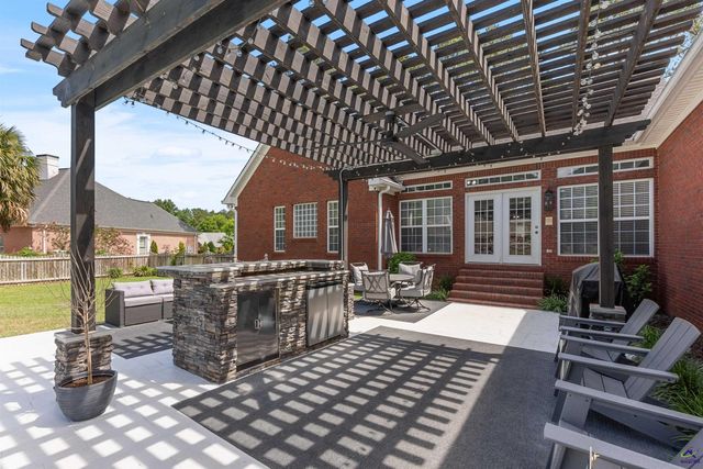 210 Royal Crest Circle, Kathleen, GA 31047
