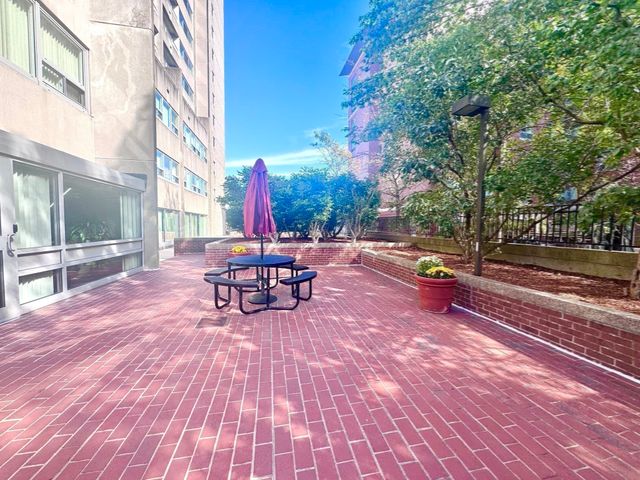 133 Park St 706, Brookline, MA 02446