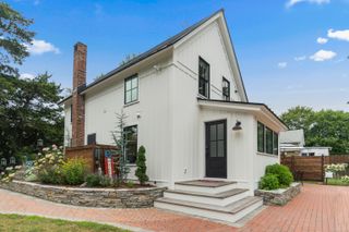 176 Great Neck Road, Waterford, CT 06385