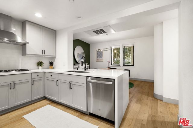 5625 Crescent Parkway 139, Los Angeles, CA 90094