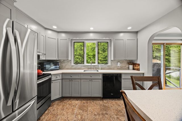 201 Atkinson Ave, Stoughton, MA 02072