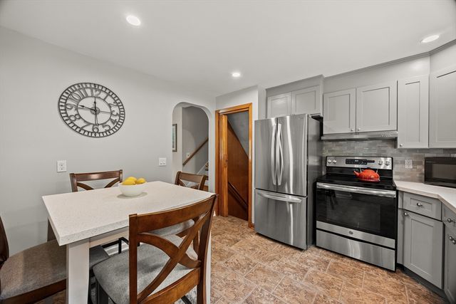 201 Atkinson Ave, Stoughton, MA 02072