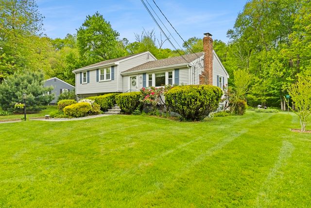201 Atkinson Ave, Stoughton, MA 02072