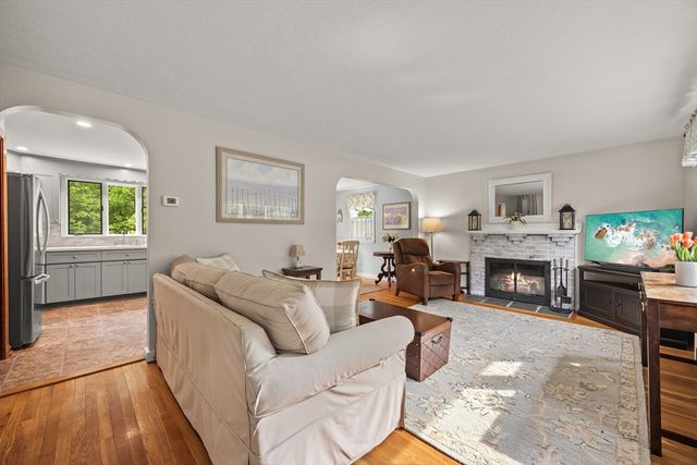 201 Atkinson Ave, Stoughton, MA 02072