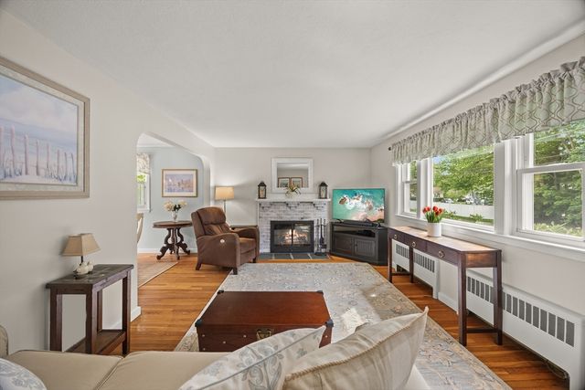 201 Atkinson Ave, Stoughton, MA 02072