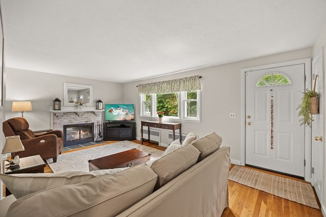 201 Atkinson Ave, Stoughton, MA 02072