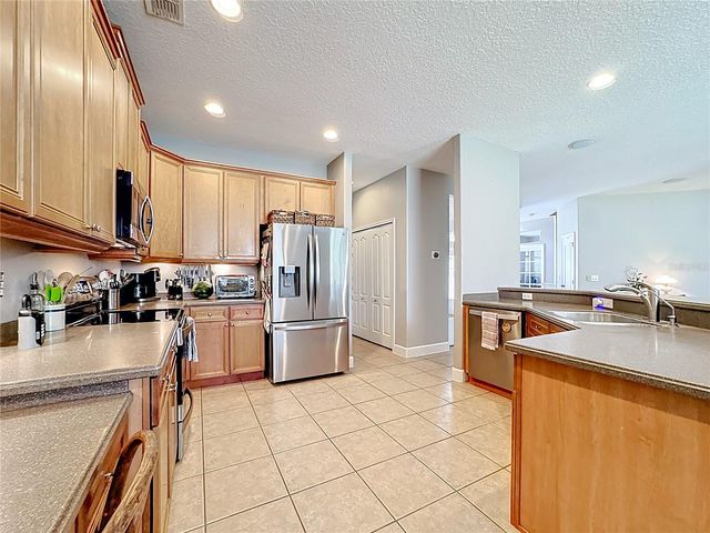 2685 REGAL PINE TRAIL, Oviedo, FL 32766