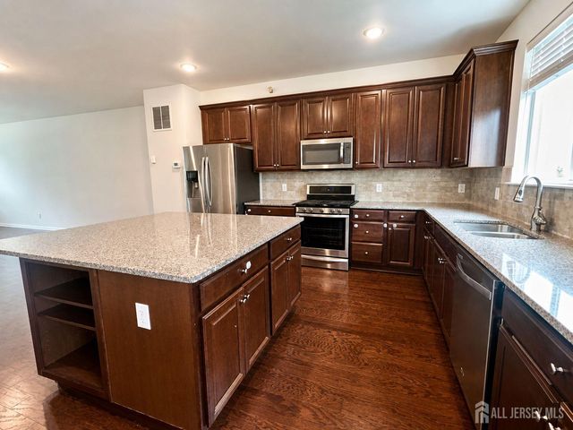 13 Fleet Street, North Brunswick, NJ 08902