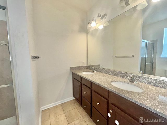 13 Fleet Street, North Brunswick, NJ 08902