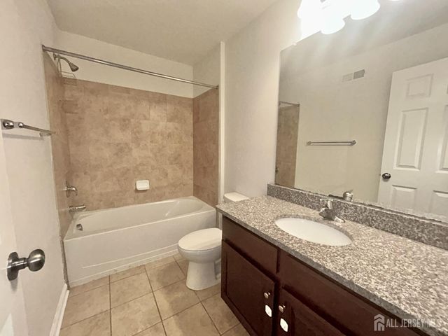 13 Fleet Street, North Brunswick, NJ 08902