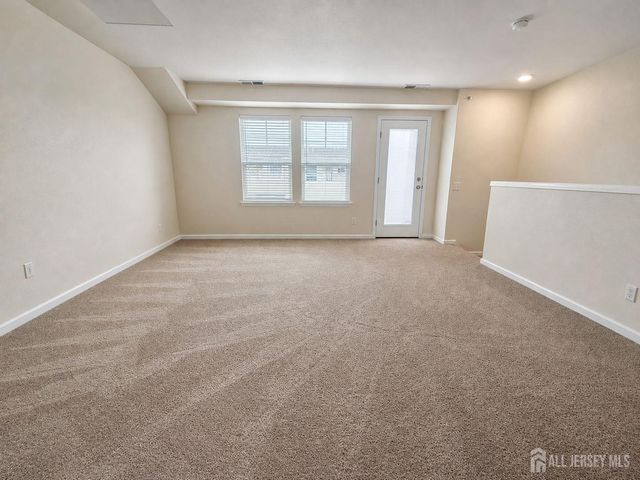 13 Fleet Street, North Brunswick, NJ 08902