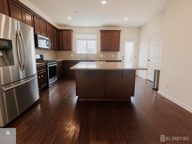 13 Fleet Street, North Brunswick, NJ 08902