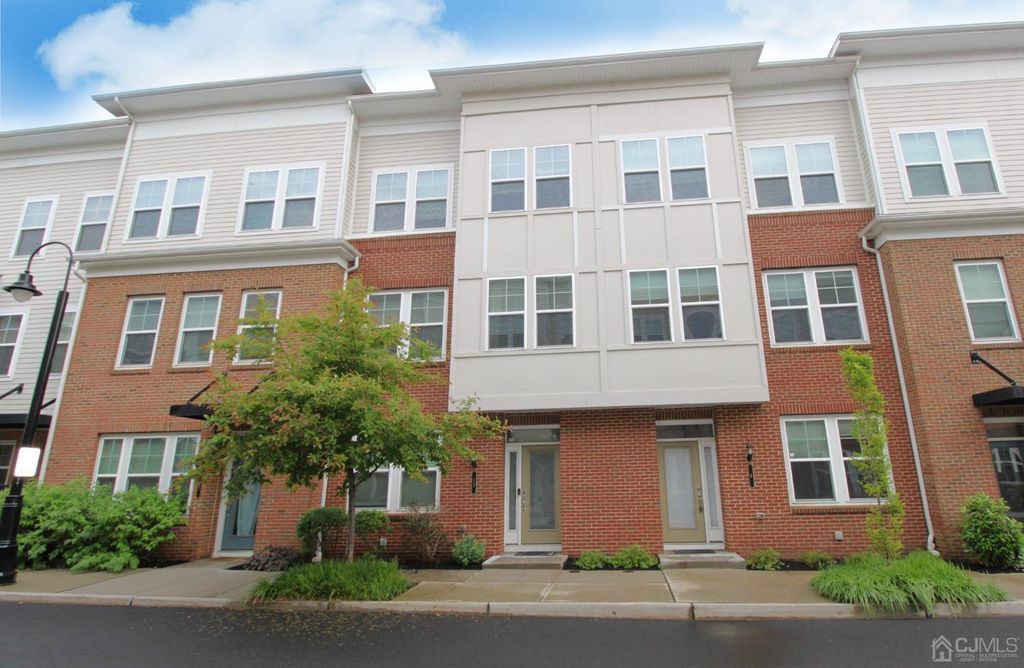 13 Fleet Street, North Brunswick, NJ 08902