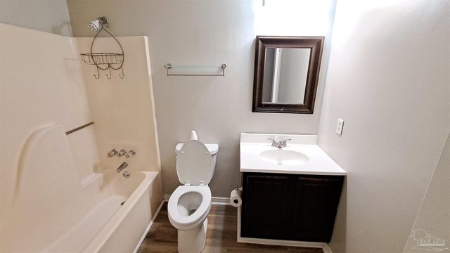 828 Lavon Dr, Pensacola, FL 32506