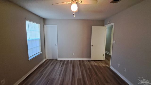 828 Lavon Dr, Pensacola, FL 32506