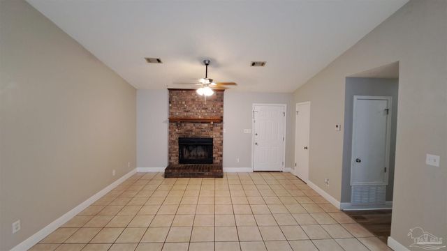 828 Lavon Dr, Pensacola, FL 32506