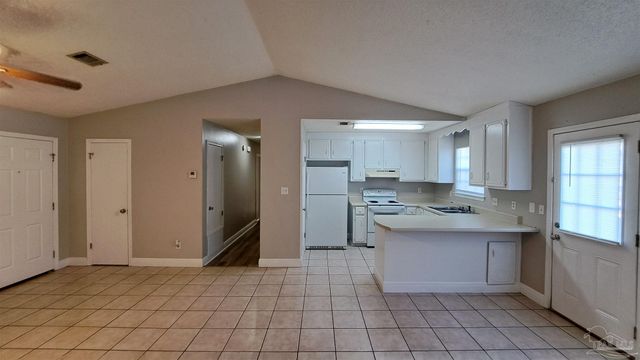 828 Lavon Dr, Pensacola, FL 32506