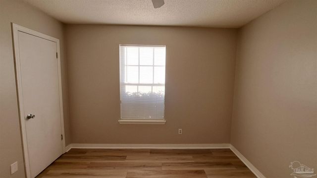 828 Lavon Dr, Pensacola, FL 32506