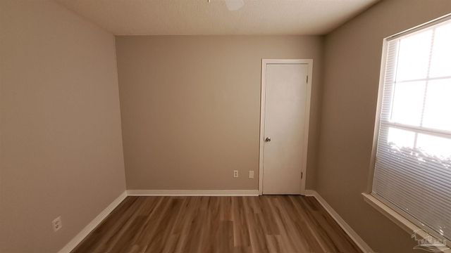 828 Lavon Dr, Pensacola, FL 32506
