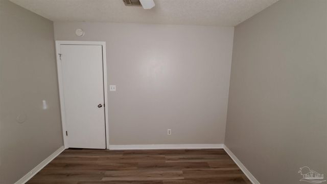 828 Lavon Dr, Pensacola, FL 32506