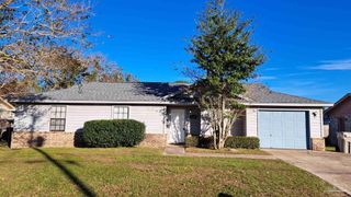 828 Lavon Dr, Pensacola, FL 32506