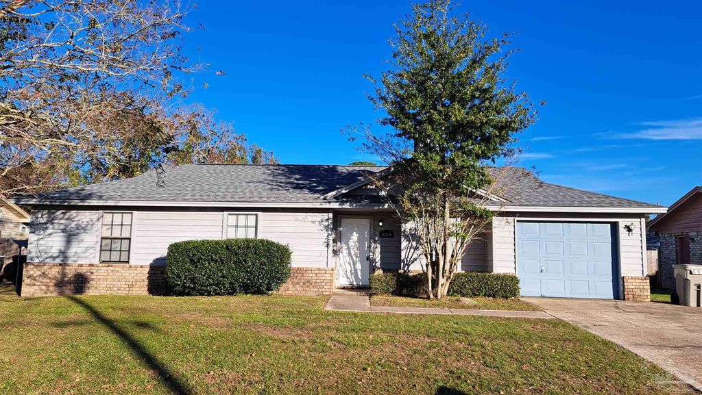 828 Lavon Dr, Pensacola, FL 32506