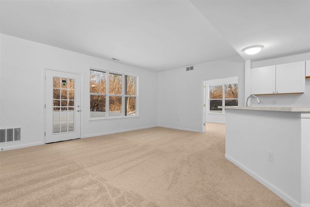 8117 Autumn Woods Trail, Ypsilanti, MI 48198